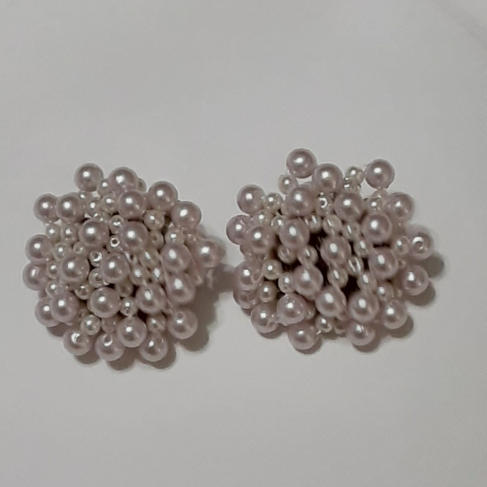 Vintage Pink and Cream Seed Pearl Clipon Earrings - Picture 3 of 7